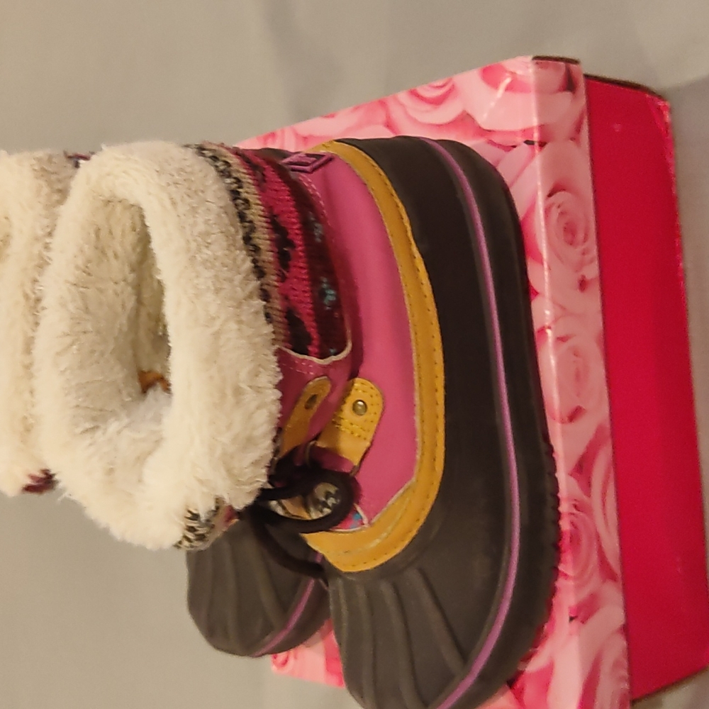 Girls boots